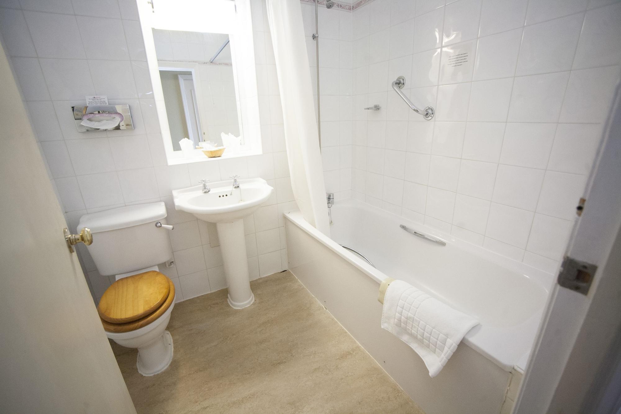 The Lion 3* Shrewsbury